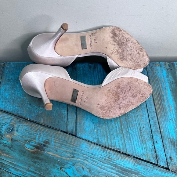 Badgley Mischka Caitlin Pump Size 7:5 - Picture 8 of 16